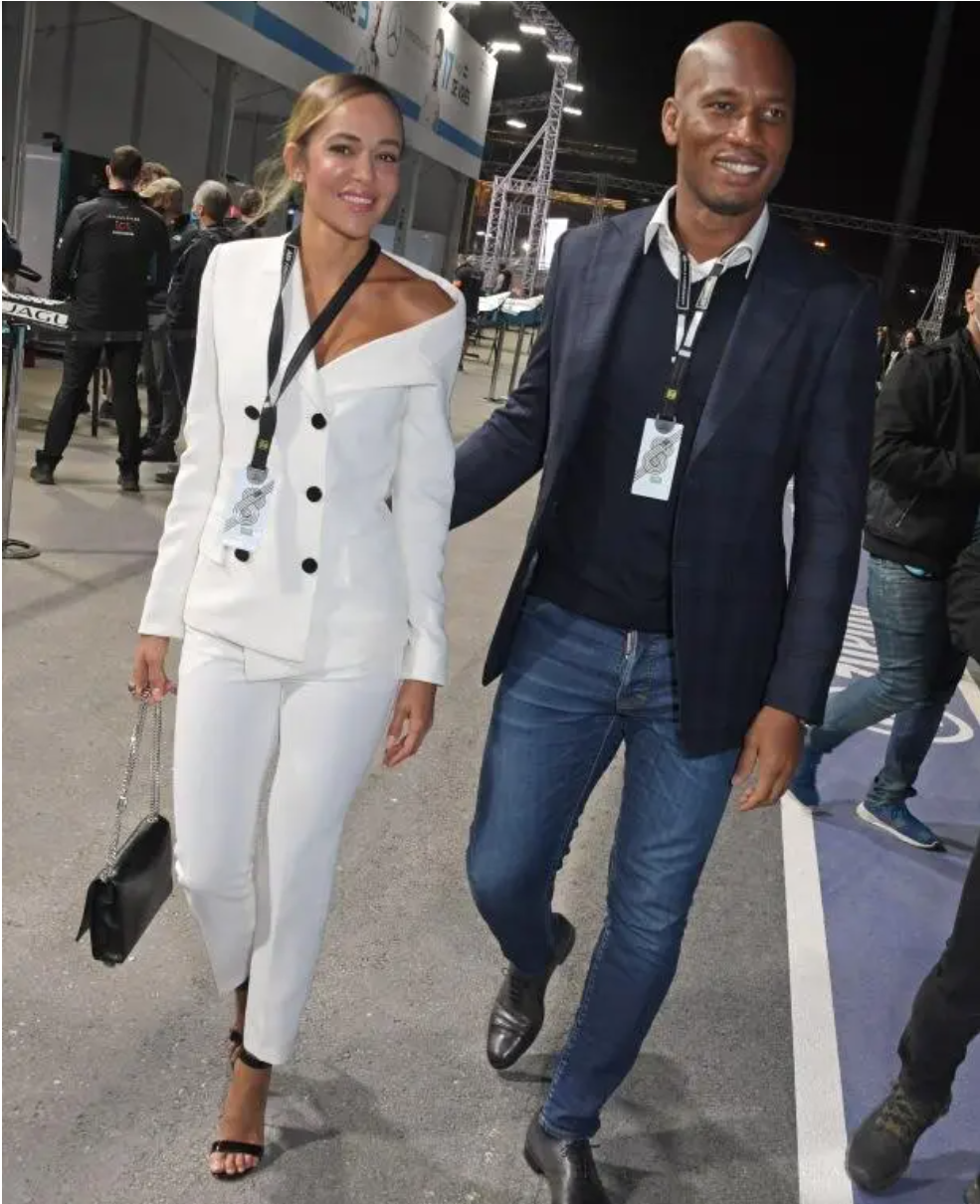 开云体育登录入口德罗巴新星势不可挡表现惊艳,篮网未来可期!(德罗巴进球)